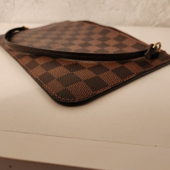 Louis Vuitton Damier Brown and Black Checkered Wristlet - Picture 4 of 8